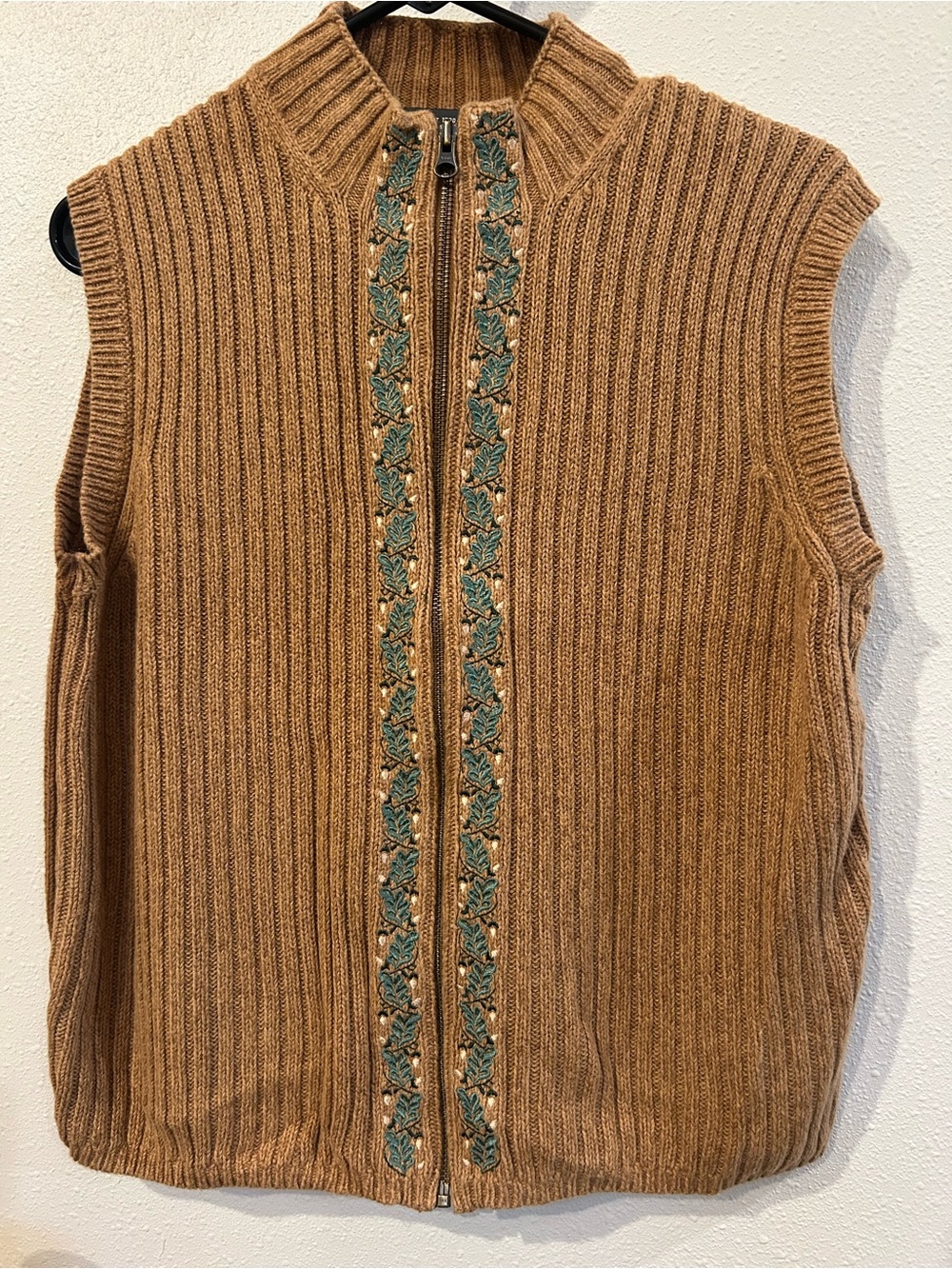 Woolrich Ribbed Zip-Up Embroidered Sweater Vest